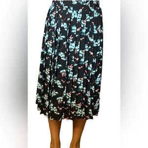 Pleated midi skirt in botanical bees print